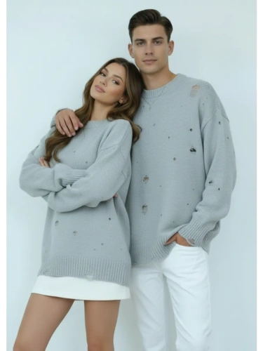 Свитер оверсайз рваный женский и мужской теплая унисекс