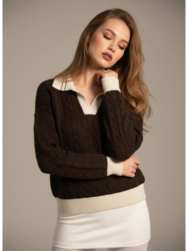 Свитер вязаный с отложным воротником